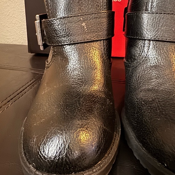 Black Faux Leather Ankle Boots G by Guess Sz 5.5 - Picture 11 of 14